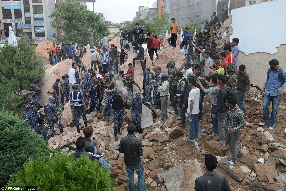 Update: நேபாளத்தில் நிலநடுக்கம்: 565 பேர் பலி 