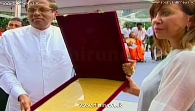 President+hand+over+the+proposal+to+declare+Thripitakaya+as+a+world+heritage+to+UNESCO