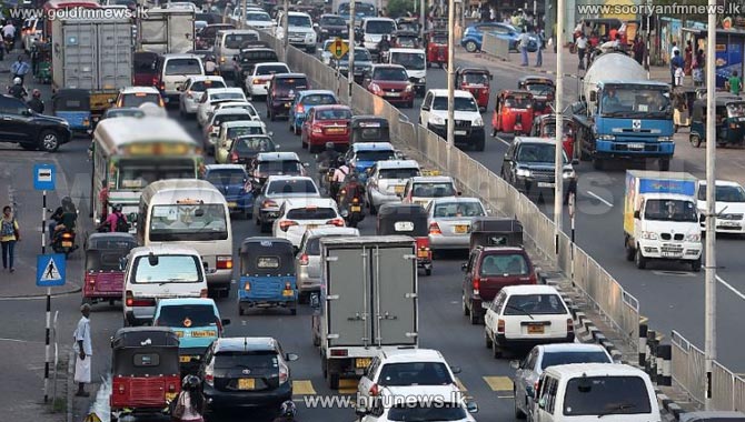 Traffic+congestion+on+several+Colombo+roads+due+to+power+outages+%28Video%29