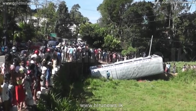 12+injured+in+bus+accident+on+Badulla-Colombo+road+%28Video%29