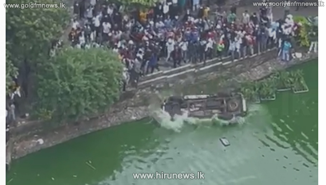 Minister+Johnston%27s+back+up+vehicle+dumped+into+the+Beira+Lake+%28Video%29