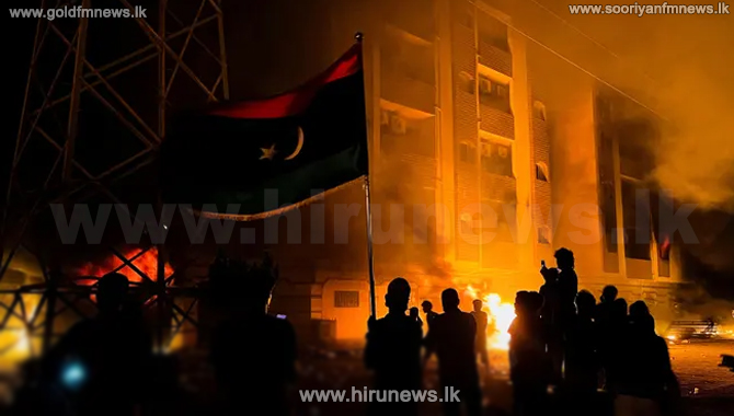 Protesters set fire to parliament in Libya 