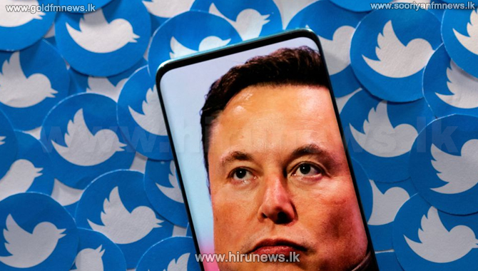 Elon Musk carried a sink into Twitter on Wednesday as deal nears close ...