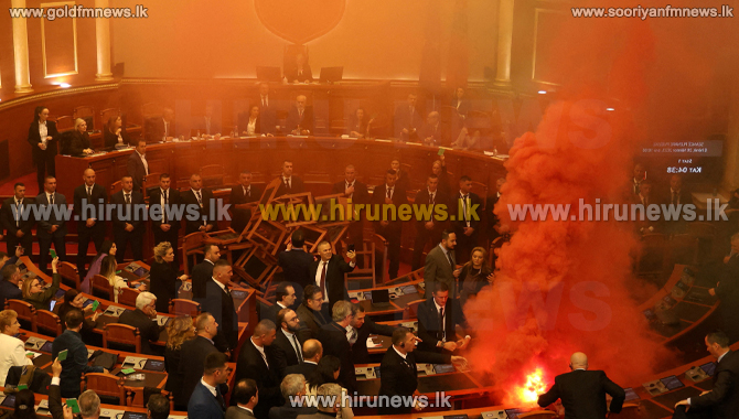 Albania+opposition+starts+fire+in+parliament+during+anti-government+protest
