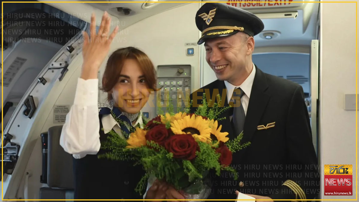 Airline Romance: Pilot proposes to flight attendant during flight in front of passengers
