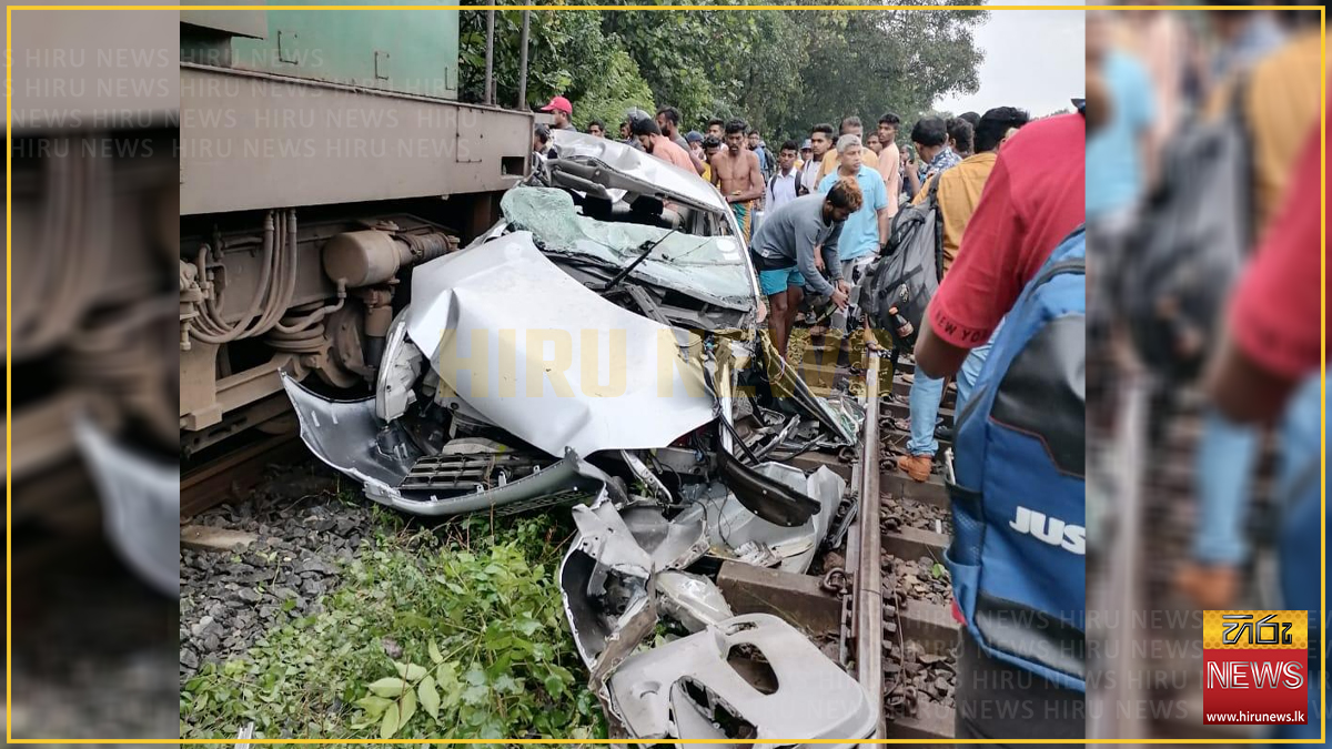 Car+collides+with+train+at+Enderamulla+railway+crossing+-+Father+%26+daughter+killed+%28Video%29