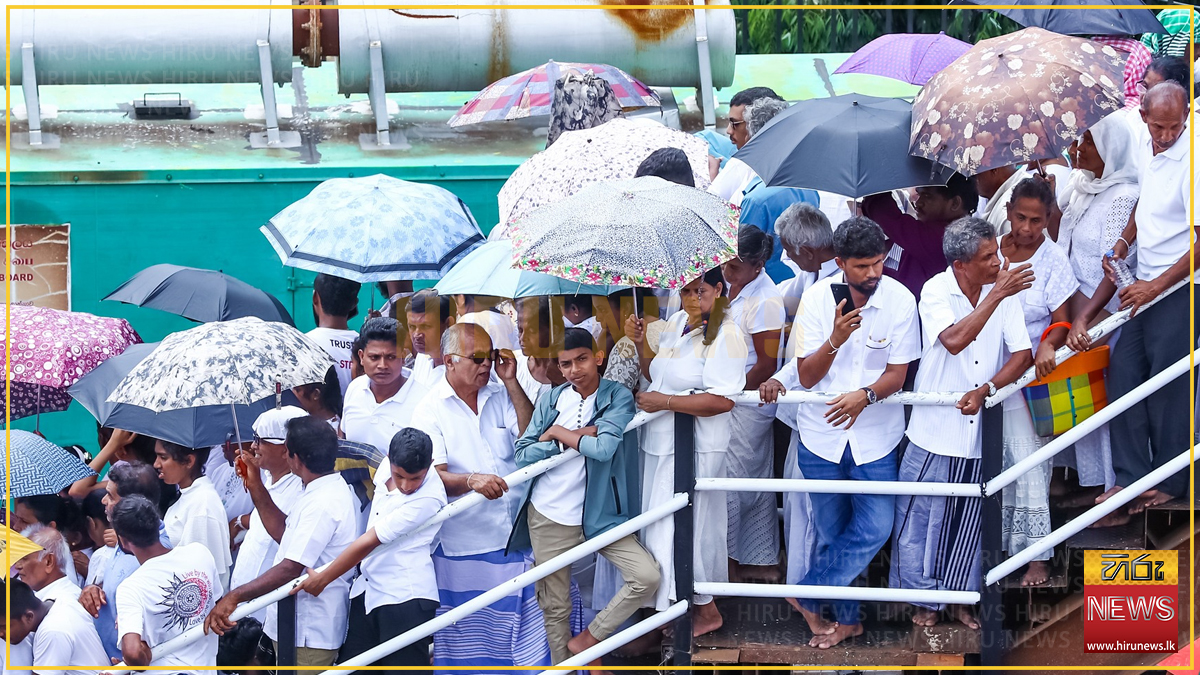 සිරි දළඳා වන්දනාවට පැමිණි පිරිසගේ ගමන් මලු පිළිබඳ දැනුම්දීමක් - Hiru ...