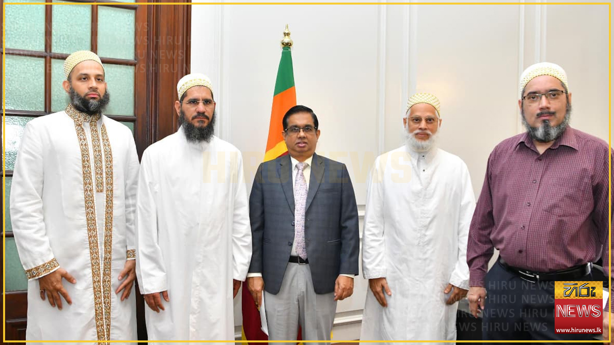 විපතට පත් ජනතාවට සහන සැලසීමට බෝරා ප්‍රජාවෙන් රුපියල් කෝටියක් - Hiru ...