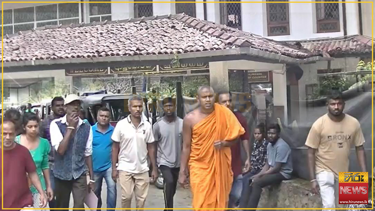 Displaced+families+accuse+officials+of+relief+delays