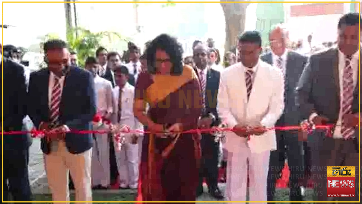PM+opens+Memorial+Building+at+Nalanda+College