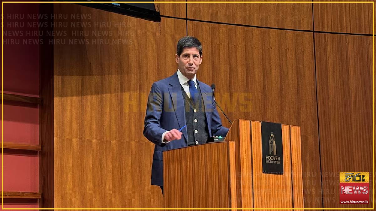 Trump picks former official Warsh to run Fed