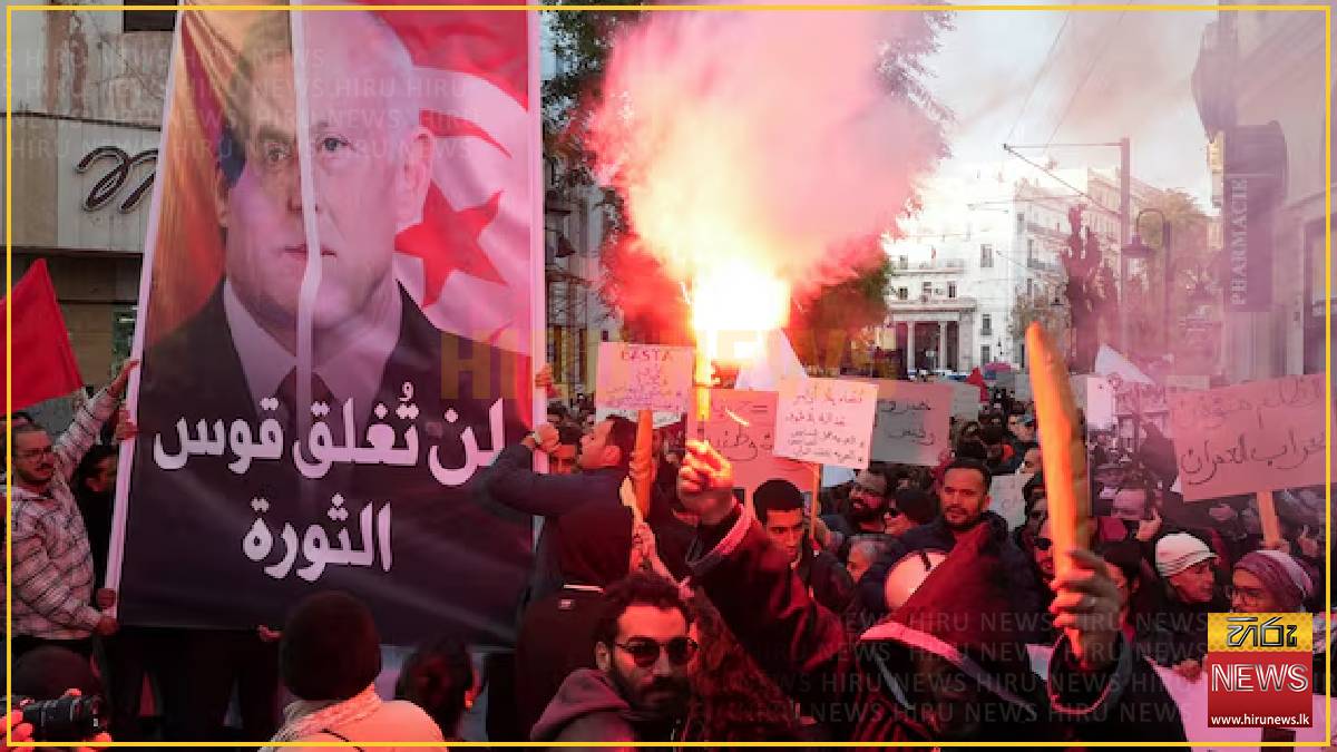 Tunisia extends state of emergency