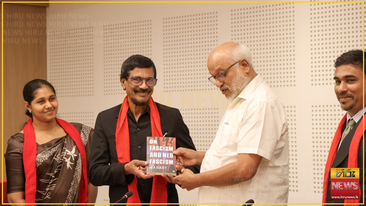 Tilvin+meets+Kerala+Chief+Minister