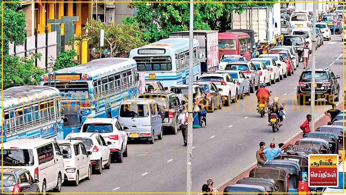 புதன்கிழமைகளில் பொதுப் போக்குவரத்து மட்டுப்படுத்தப்படும்: அத்தியாவசிய ...