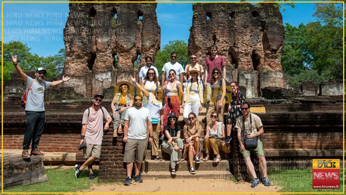 Tourist+arrivals+decline+in+March+