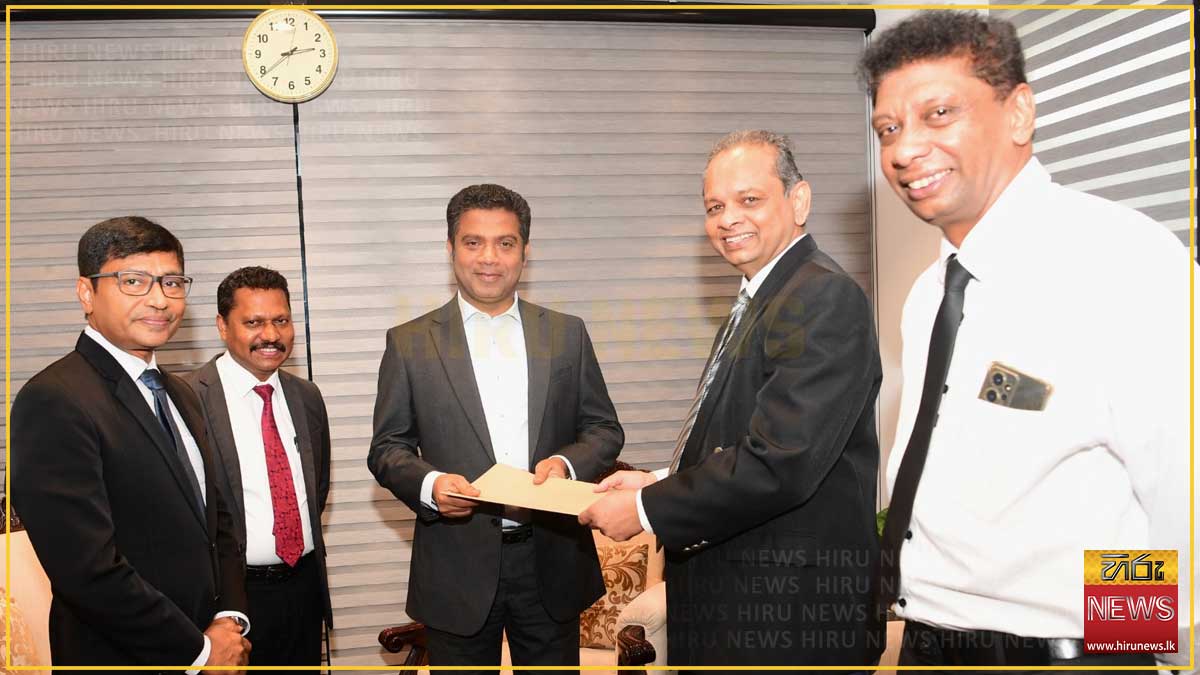 “Tobbaco Free Generation” සංකල්ප පත්‍රිකාව සෞඛ්‍ය අමාත්‍යවරයාට