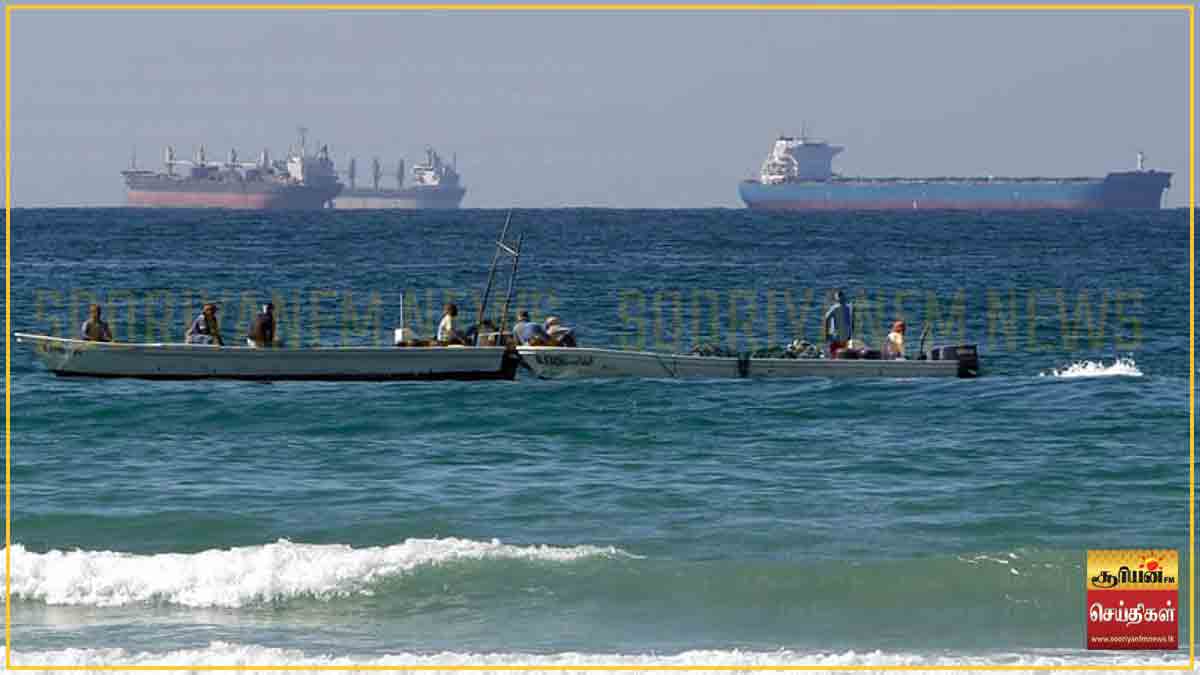 தடைகளைத் தகர்க்கும் ஈரானின் 'நிழல் கப்பற்படை': ஹோர்முஸ் நீரிணையில் நடத்திய அதிரடி புலனாய்வு!