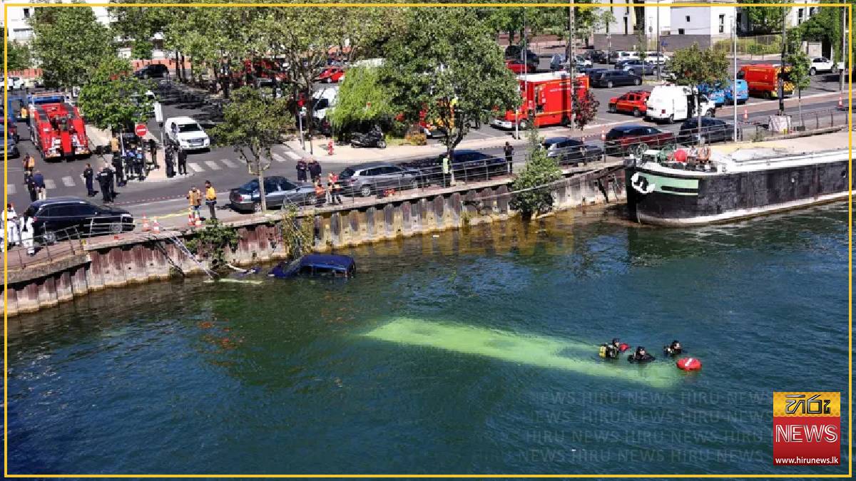 Trainee driver crashes bus into River Seine