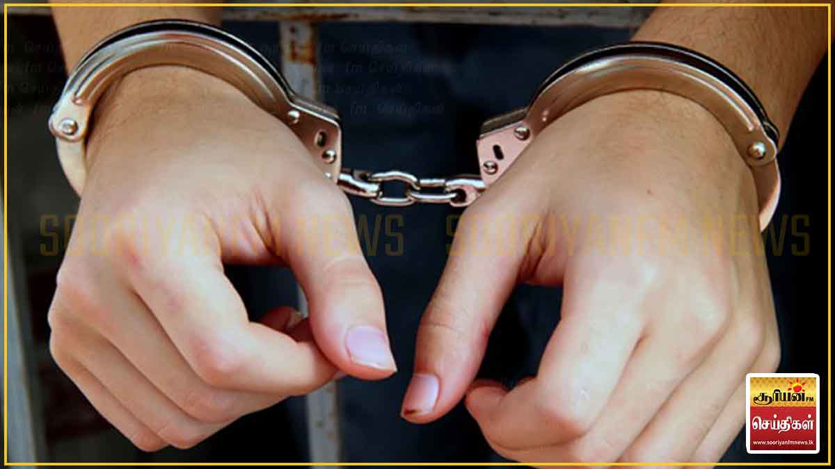 18 அடையாள அட்டைகள், 6 வங்கி அட்டைகளுடன் பிடிப்பட்ட பெண் - பின்னணி என்ன?