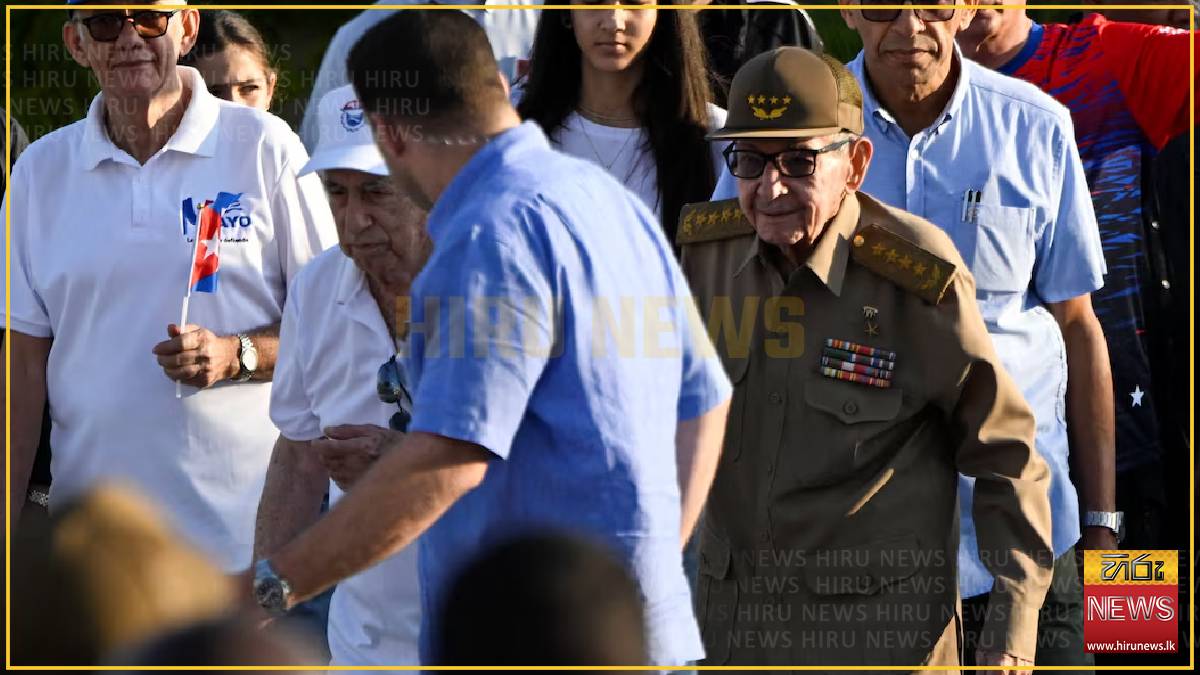 Cuba's Raul Castro joins May Day march