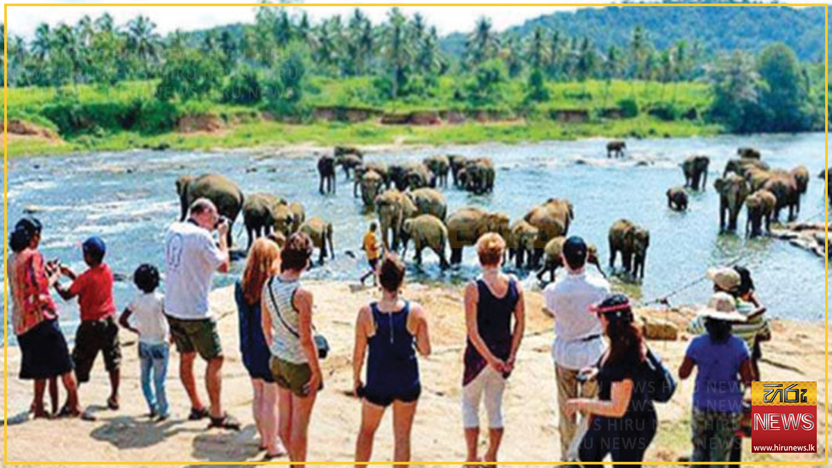 වසරේ ගතවූ මාස කිහිපය තුළ සංචාරකයින් 858,527 ක පිරිසක් දිවයිනට