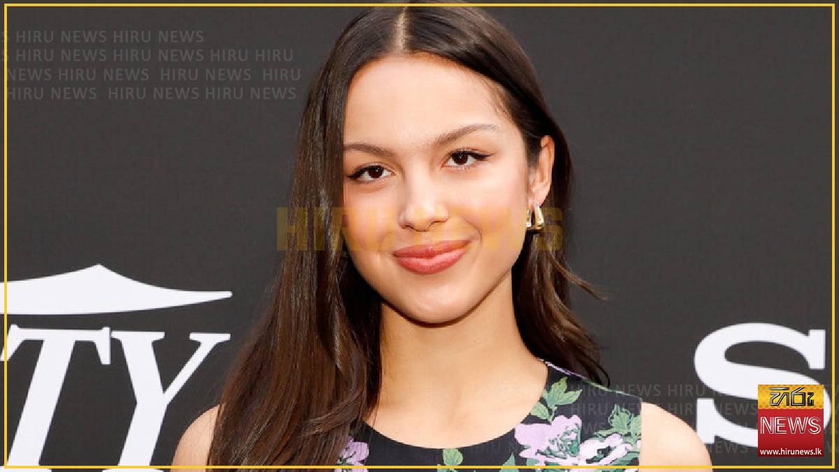 Olivia Rodrigo performs unreleased track on SNL
