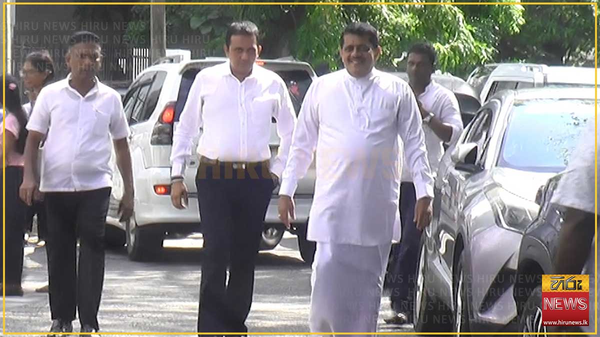 Fmr.+Deputy+Min.+Sarana+arrives+at+court
