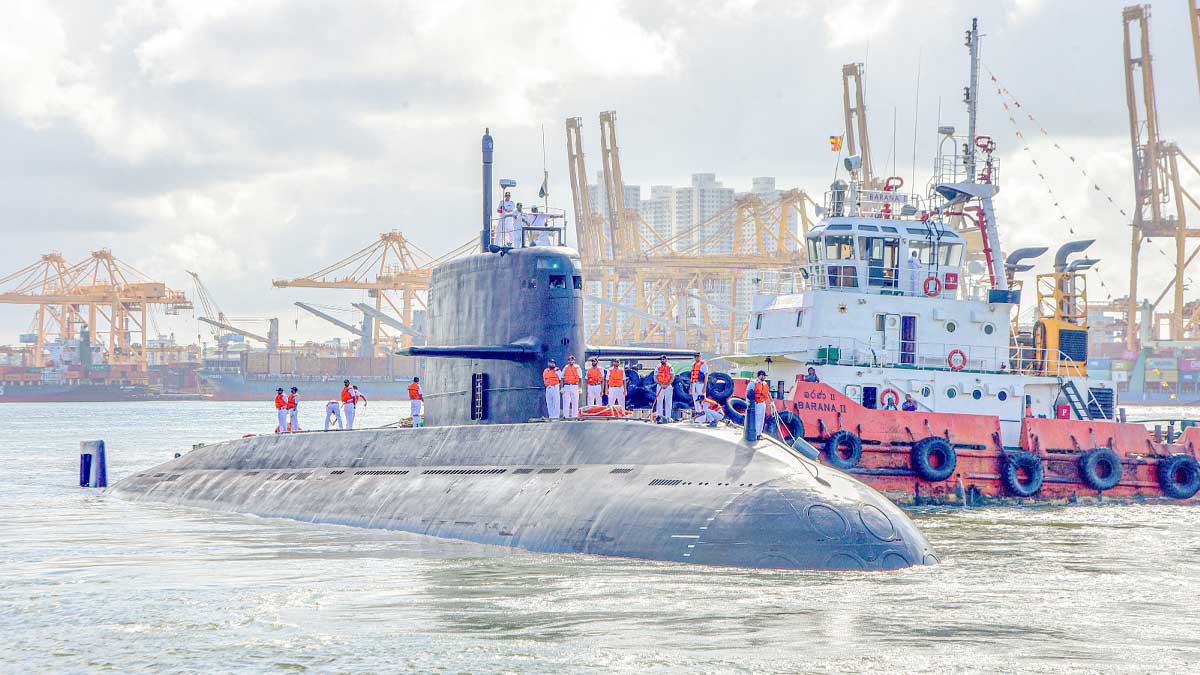 Pakistani+warships%2C+submarine+arrive+in+Colombo