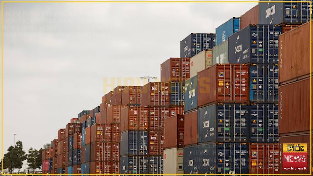 Signs global trade in goods starting to slow, WTO says