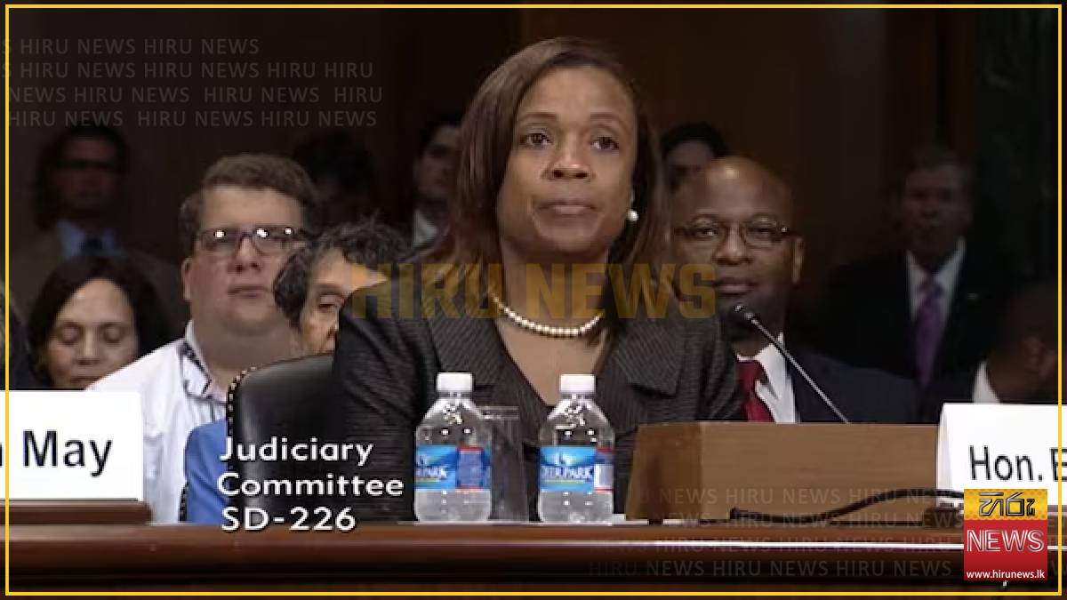 US judge who had sex in chambers apologises for 'offensive' behaviour