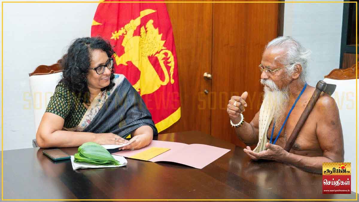 பழங்குடியினரின் தலைவருக்கும் பிரதமருக்கும் இடையில் சந்திப்பு!