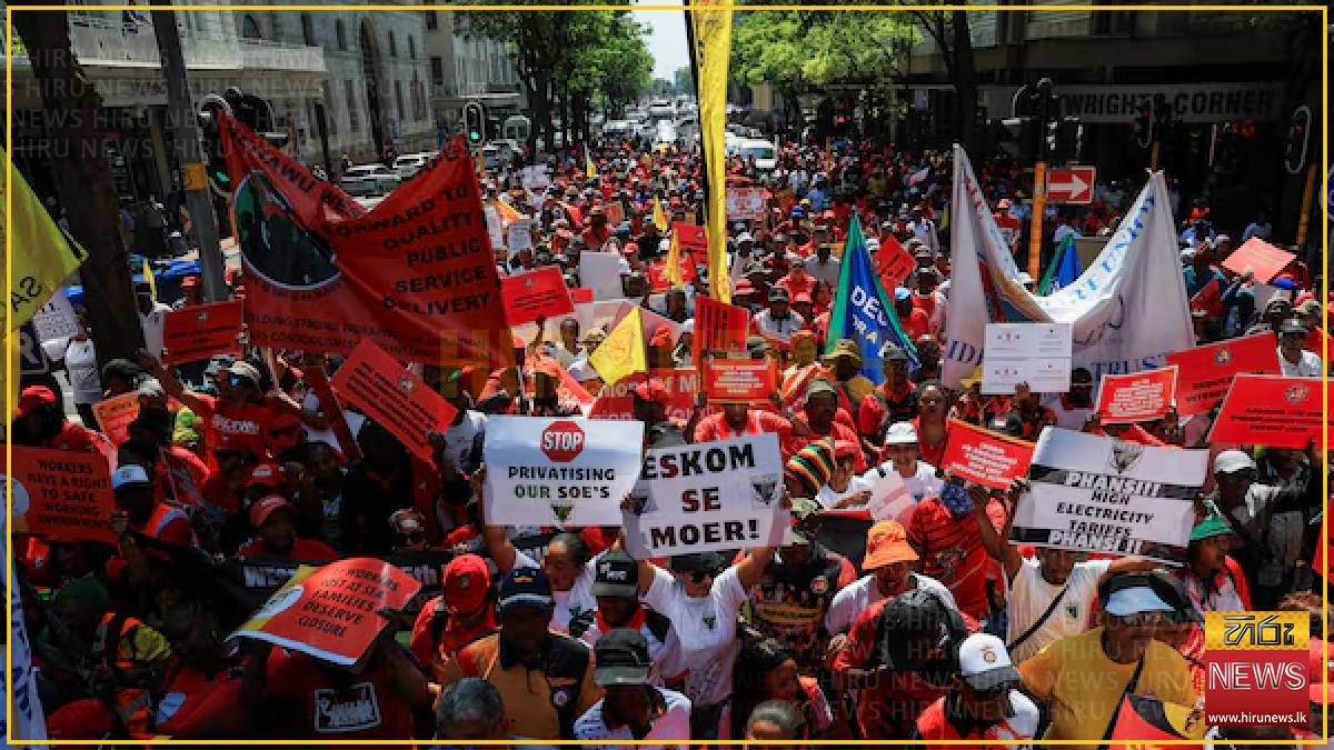 South African labour unions urge workers to shun anti-migrant protests