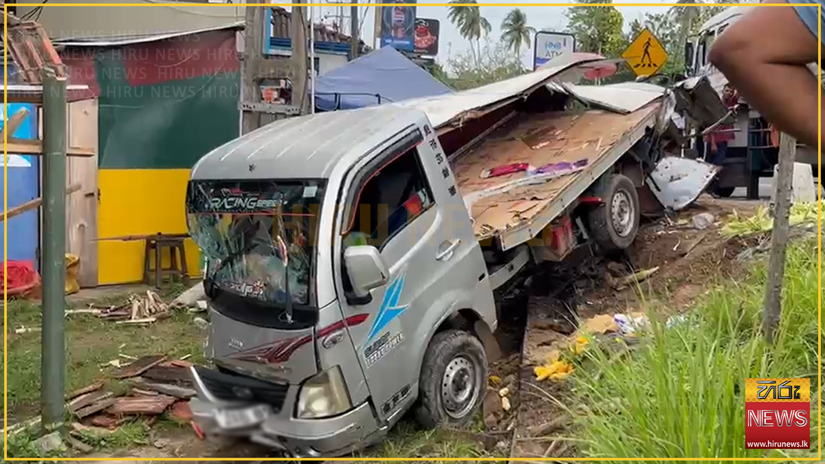 බෙන්තොට දරුණු රිය අනතුරකින් තුන්දෙනෙක් රෝහලට