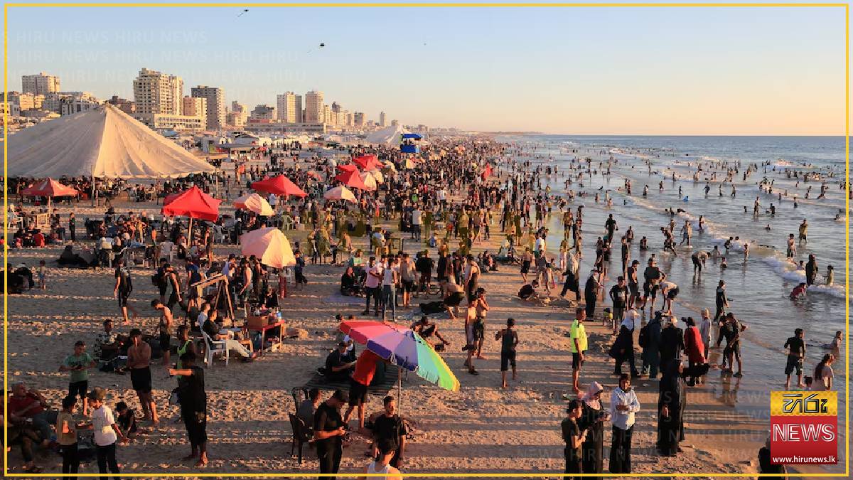 Gazans flee scorching tents for a polluted sea