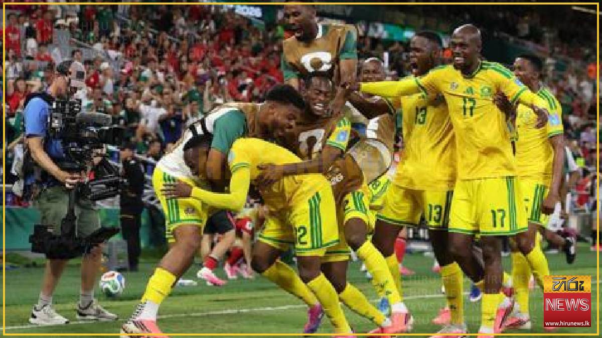 South Africa stun South Korea to reach knockouts