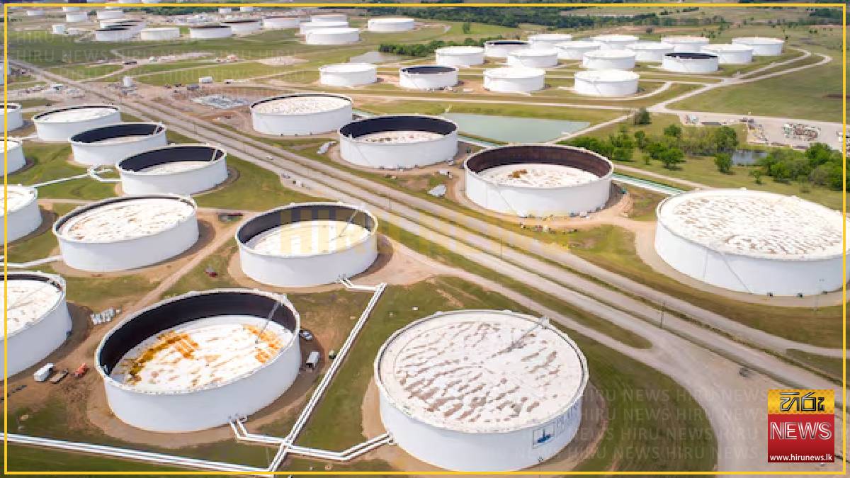 US oil stockpile hits lowest in four decades