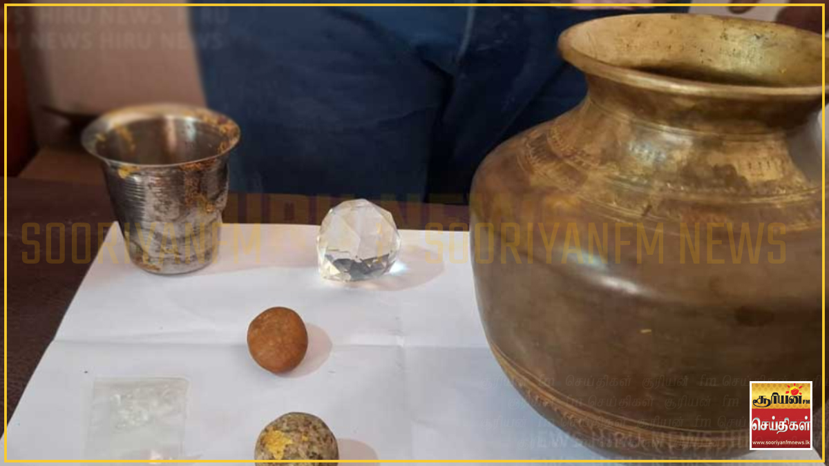 கழிப்பறை குழி தோண்டியபோது சிக்கிய தொல்பொருட்கள்? - ஒருவர் கைது!