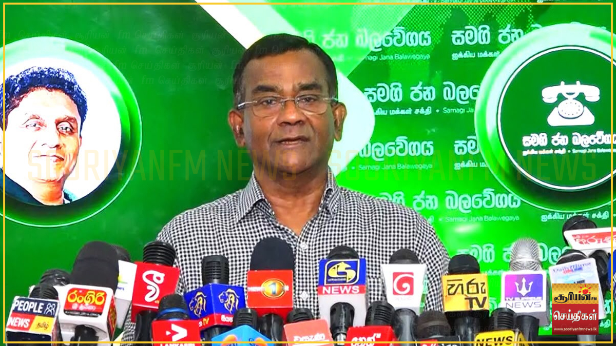 "20 ரூபாய் குறைப்பால் மக்களுக்கு என்ன பயன்?" எரிபொருள் விலை குறைப்பு ஏமாற்று வேலை என விமர்சனம்!  நாட்டில்  அண்மையில் அறிவிக்கப்பட்ட டீசல் மற்றும் பெட்ரோல் விலை குறைப்பானது பொதுமக்களுக்கு எந்தவிதமான உண்மையான நிவாரணத்தையும் வழங்காது என  முன்னாள் நாடாளுமன்ற உறுப்பினர்  திஸ்ஸ அத்தநாயக்க  தெரிவித்துள்ளார்.   கொழும்பில் இன்று இடம்பெற்ற ஊடகவியலாளர் சந்திப்பின்  போதே  அவர்  இதனை  தெரிவித்துள்ளார்.   எரிபொருள் விலை வெறும் 20 ரூபாயால் மட்டுமே குறைக்கப்பட்டுள்ளது. ஆனால், கடந்த காலங்களில் விலைகள் உயர்த்தப்பட்ட போது, தற்போதைய குறைப்பை விட 3 முதல் 4 மடங்கு அதிகமாக விலை அதிகரிக்கப்பட்டுள்ளது.   அதிக விலைக்கு கொள்வனவு செய்யப்பட்ட எரிபொருள், கையிருப்பில் உள்ளதால் உடனடியாக விலையைக் குறைக்க முடியாது என அரசாங்கத் தரப்பும் அமைச்சர்களும் சாக்குப்போக்கு கூறி வருகின்றனர்.   எனினும், சர்வதேச சந்தையில் குறைந்த விலைக்கு எரிபொருள் கிடைத்த காலத்தில், அதனை உள்நாட்டில் அதிக விலைக்கு விற்றது எப்படி  என்ற  சந்தேகம் எழுந்துள்ளது.    இந்த சொற்ப விலை குறைப்பானது சந்தையில் பொருட்களின் விலைகளையோ, போக்குவரத்து கட்டணங்களையோ அல்லது மின்சாரக் கட்டணங்களையோ எந்த வகையிலும் பாதிக்காது.   இதனால் சாதாரண மக்களுக்கு எவ்வித பலனும் கிடைக்கப் போவதில்லை என  அவர்  மேலும் தெரிவித்துள்ளார்.