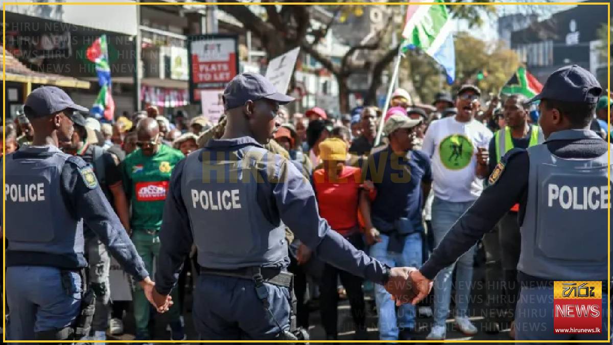 Thousands of anti-migrant protesters march in South Africa 