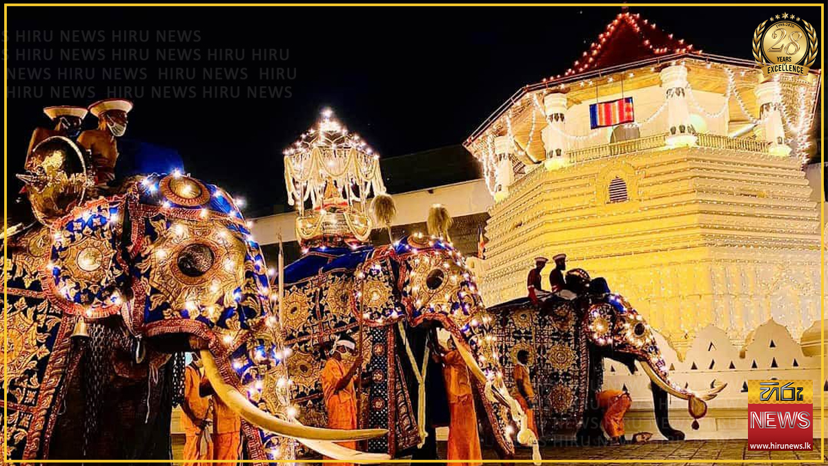 මහනුවර ඇසළ පෙරහරේ පළමු කුඹුල් පෙරහර අගෝස්තු 18