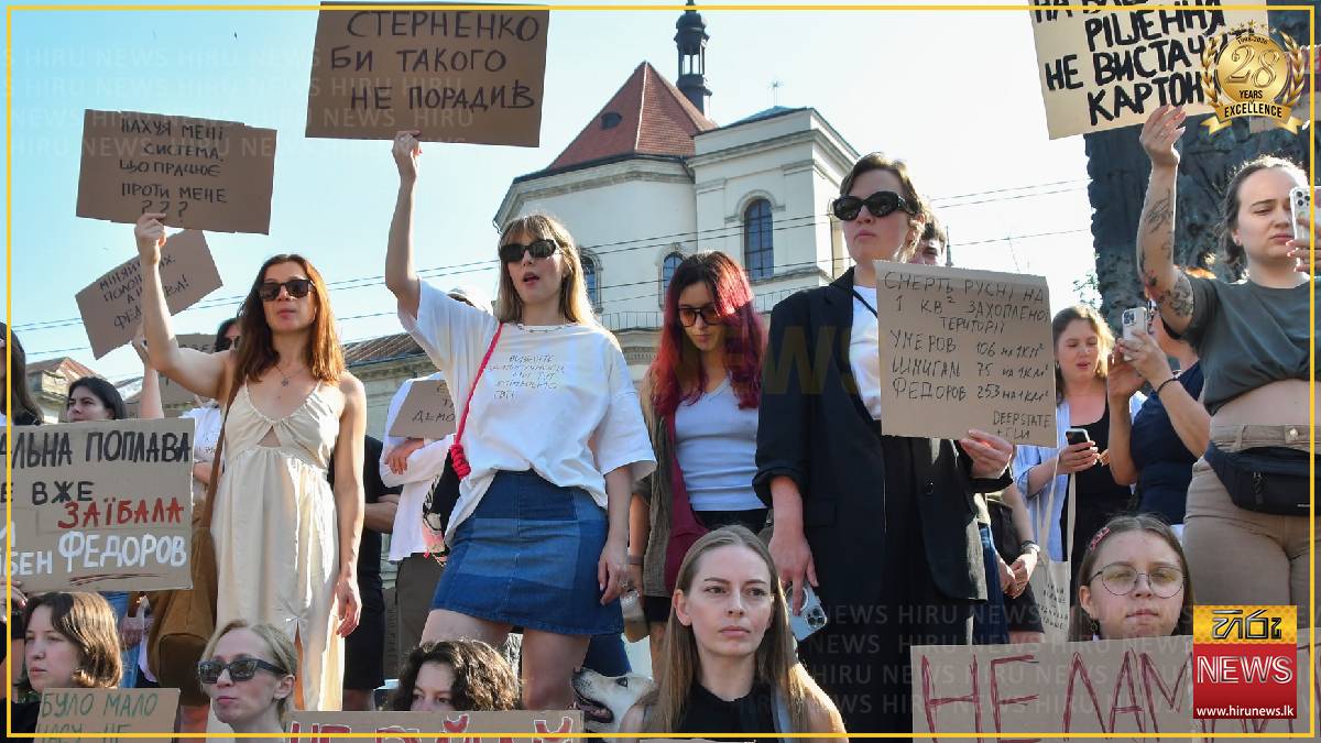 Political crisis and protests in Ukraine as Zelenskyy defends sacking defence minister