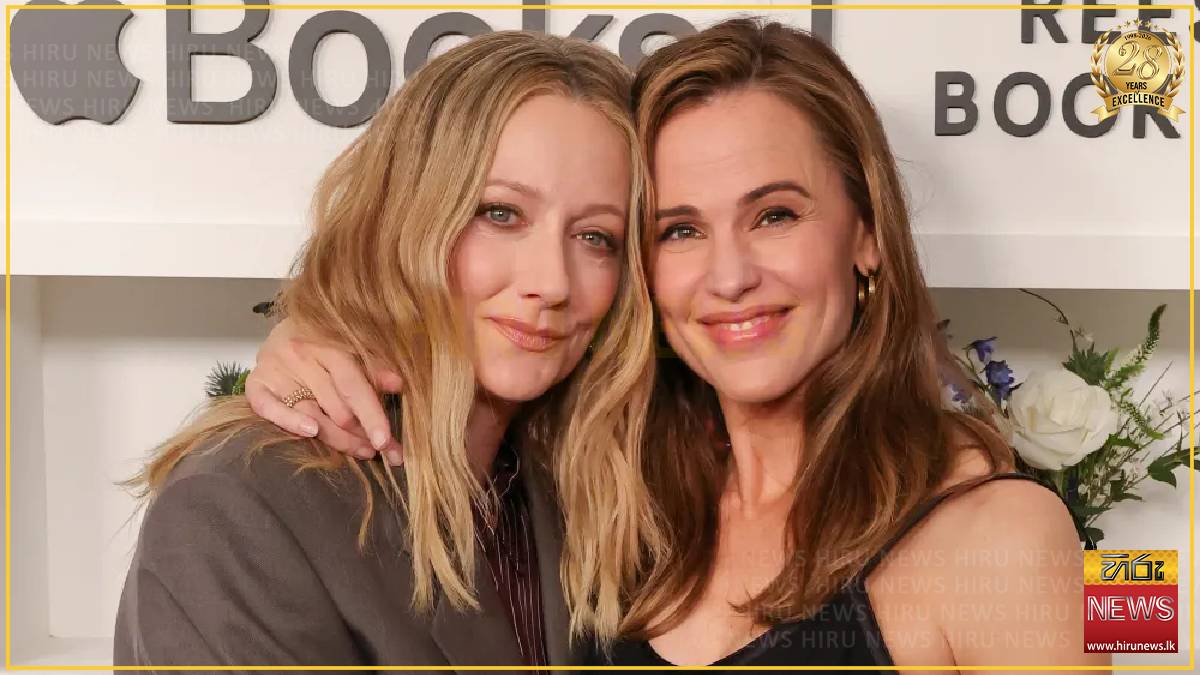 Jennifer Garner returns to ‘13 Going on 30’ set for Netflix reboot