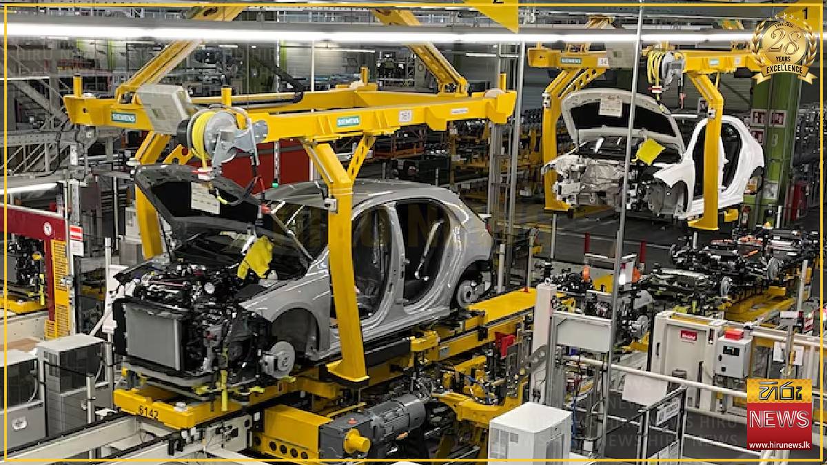 German business activity returns to growth after four months