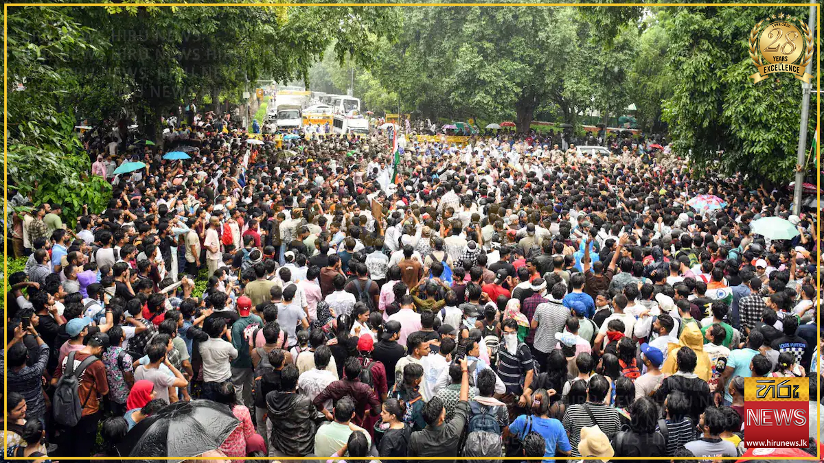 අධ්‍යාපන අමාත්‍යවරයා ඉල්ලා අස්වීමෙන් පසු ඉන්දියාවේ සිසු විරෝධතා අවසන්