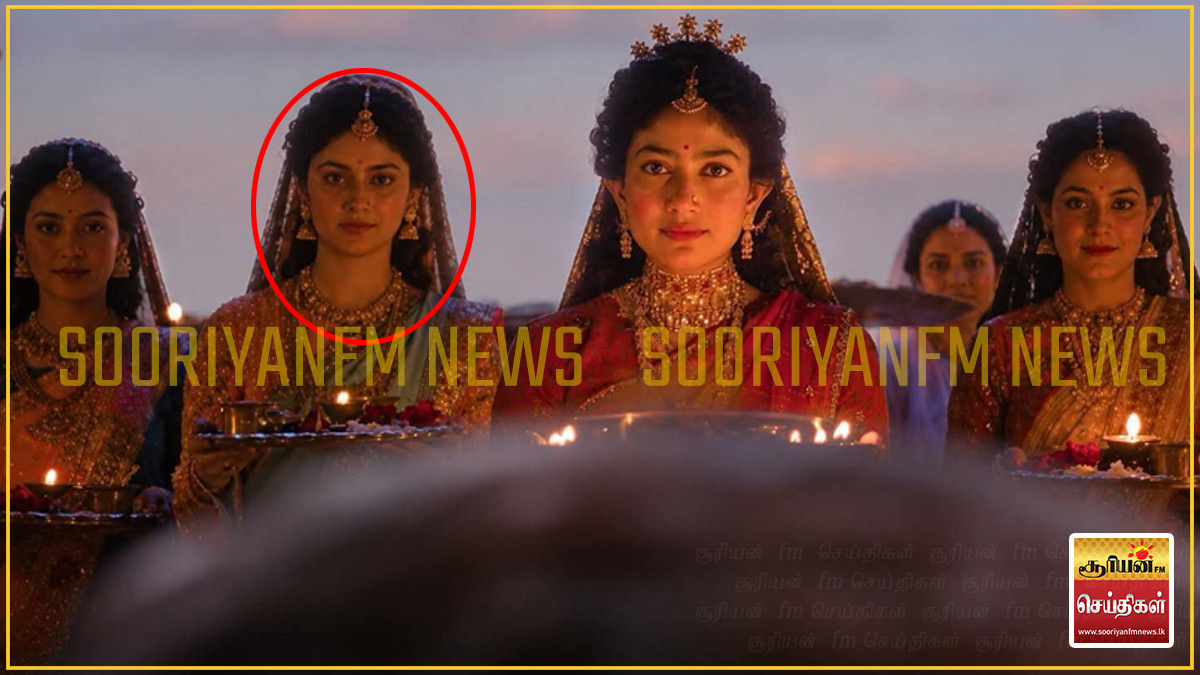 சீதைக்குப் பின்னால் ஒரு தேவதை: இணையத்தில் வைரலாகும் அடையாளம் தெரியாத பெண்!