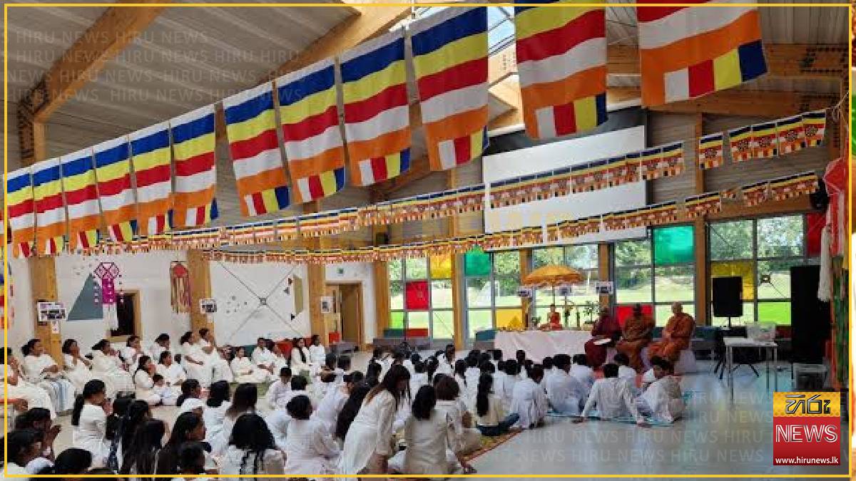 Controversy erupts over semi-naked female in students' award