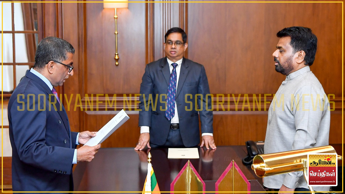 மத்திய மாகாணத்தின் புதிய ஆளுநராக ஹர்ஷ சுரங்க பெர்னாண்டோ பதவிப் பிரமாணம்