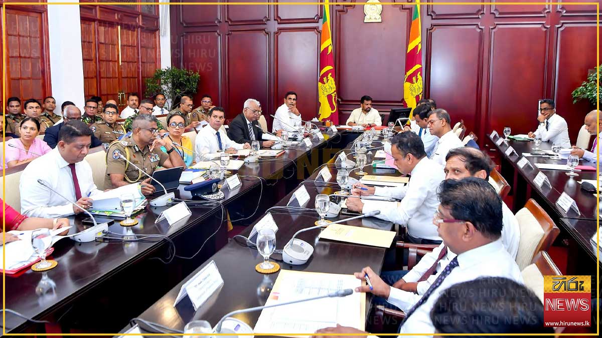 පොලිසියේ නවීකරණ සහ සංවර්ධන කටයුතු කඩිනම් කරන්නැයි ජනපතිගෙන් උපදෙස්