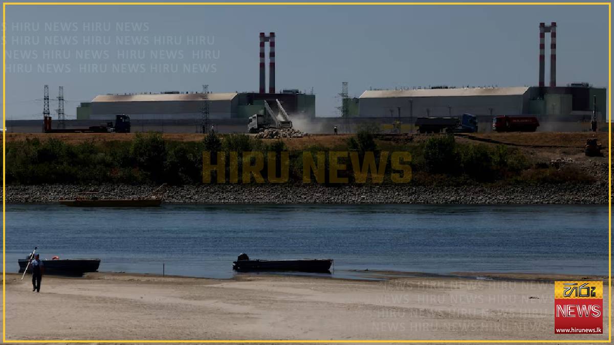 Hungary to sink two barges near nuclear plant to ensure cooling