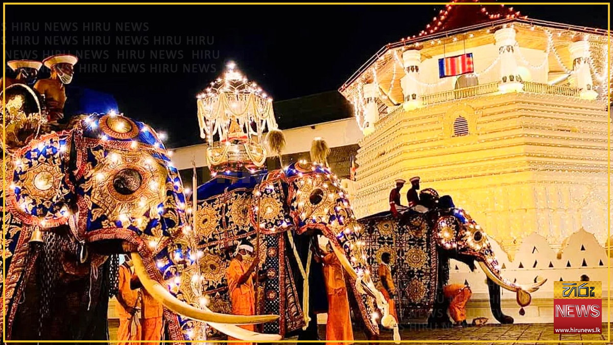 මහනුවර ඇසළ පෙරහැර නැරඹීමට එන ජනතාවට පොලිසියෙන් විශේෂ පද්ධතියක්